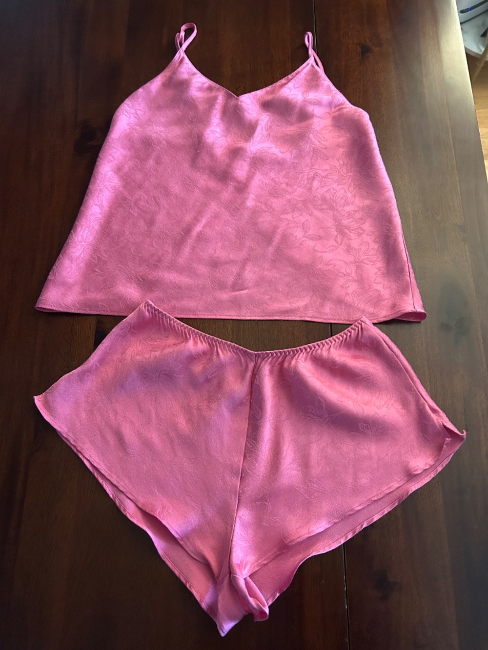 Victoria’s Secret Satin Jacquard Cami & Shorts Pajama Set – Rose Pink